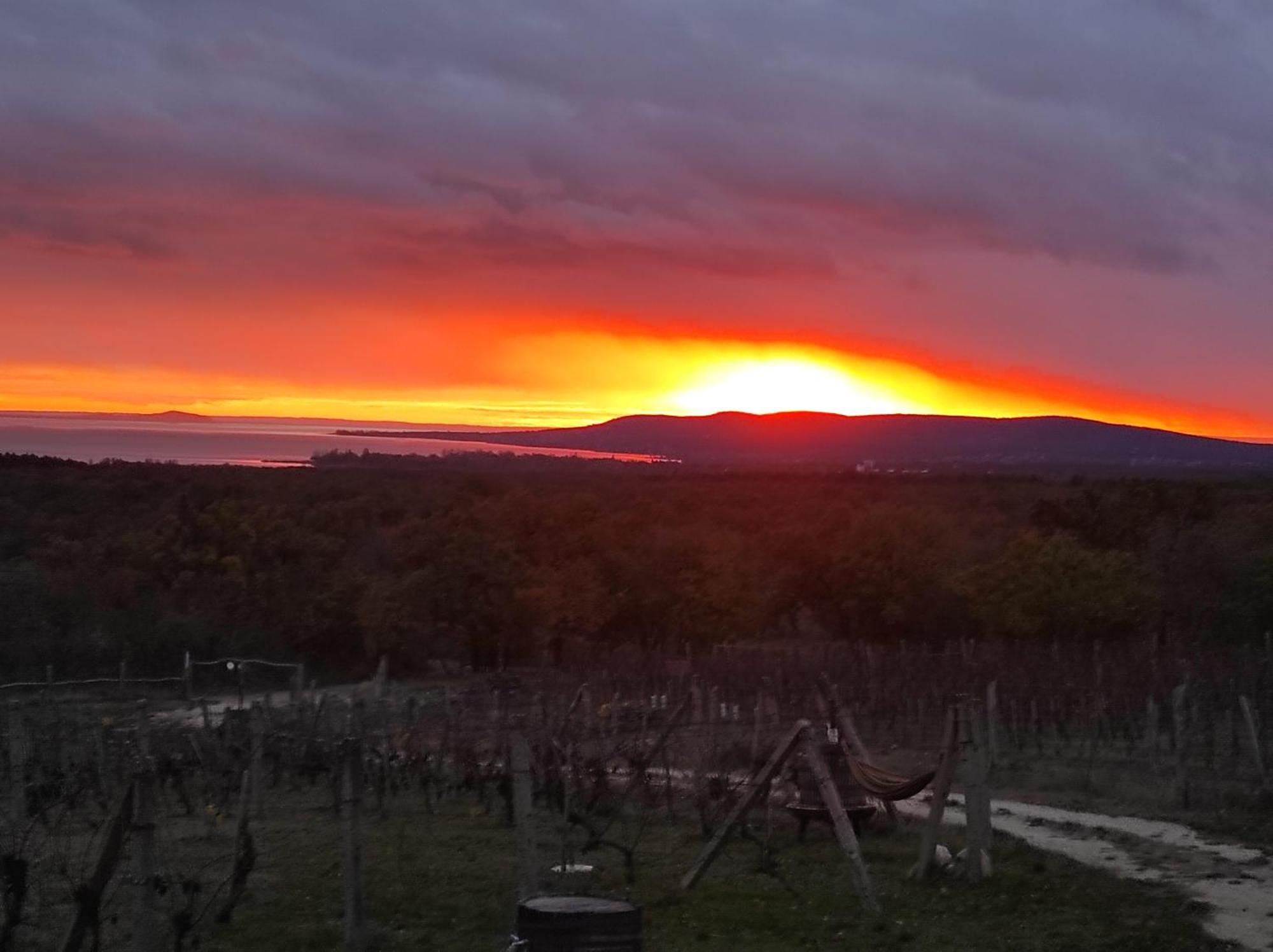 Napraszallas Vendeghaz Balatonakali Luaran gambar